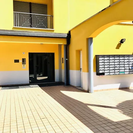 Flat Close To Terme 西尔米奥奈